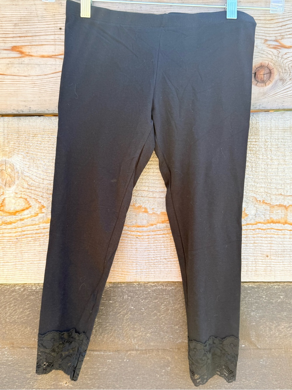 NWOT Womens’ Black Lace Hem Stretch Leggings
